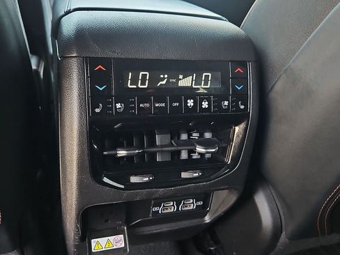 Used 2023 Jeep Grand Cherokee L Summit AWD/4WD image 20