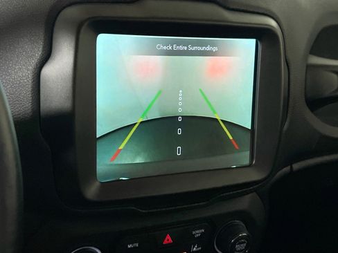 Used 2021 Jeep Renegade Limited image 14