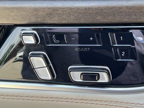 Used 2022 Jeep Grand Wagoneer Series I AWD/4WD image 34