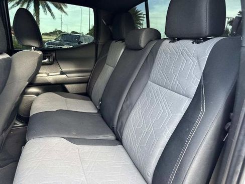 Used 2022 Toyota Tacoma TRD Off-Road w/ Technology Package image 18