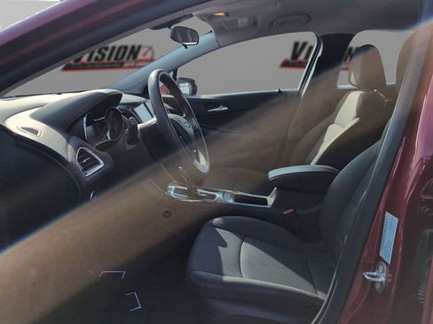 Used 2018 Chevrolet Cruze LT w/ Convenience Package image 9