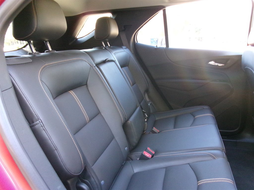 Used 2022 Chevrolet Equinox Premier FWD image 24