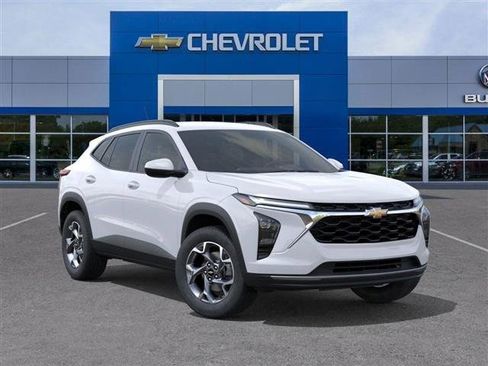 New 2025 Chevrolet Trax LT w/ Driver Confidence Package image 7