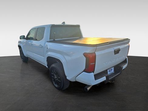 Used 2024 Toyota Tacoma SR5 AWD/4WD image 7