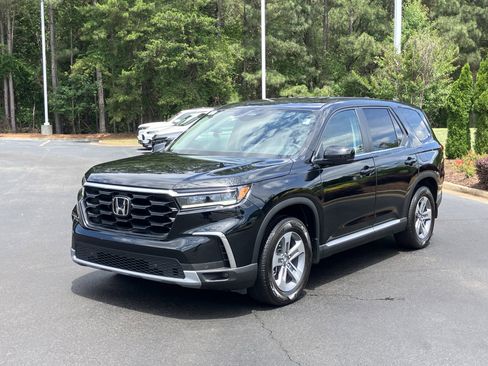 Used 2025 Honda Pilot EX-L image 6