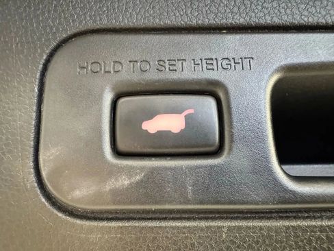 Used 2023 Honda Pilot Touring image 31