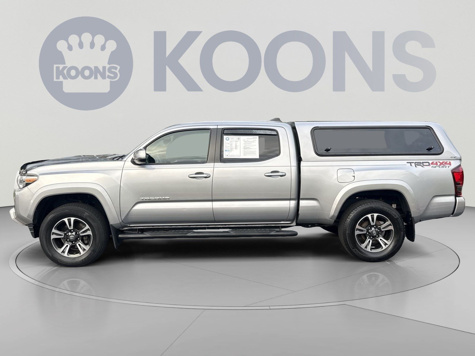 Used 2019 Toyota Tacoma TRD Sport AWD/4WD image 2