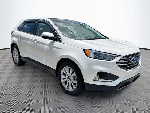Used 2019 Ford Edge Titanium w/ Equipment Group 301A FWD image 4