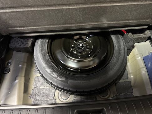 Certified 2025 Hyundai Tucson SE AWD/4WD image 32