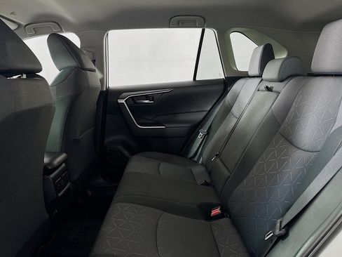 Used 2025 Toyota RAV4 XLE AWD/4WD image 8