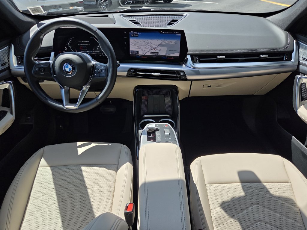 Used 2023 BMW X1 xDrive28i w/ Premium Package AWD/4WD image 2