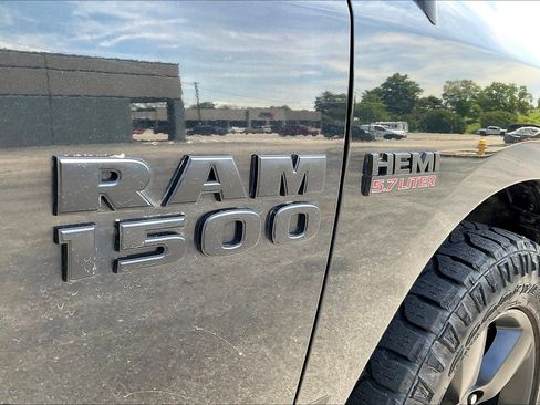 Used 2017 RAM 1500 Express w/ Black Ram 1500 Express Group AWD/4WD image 10