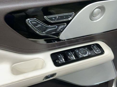 Used 2021 Lincoln Aviator Black Label w/ Dynamic Handling Package image 13