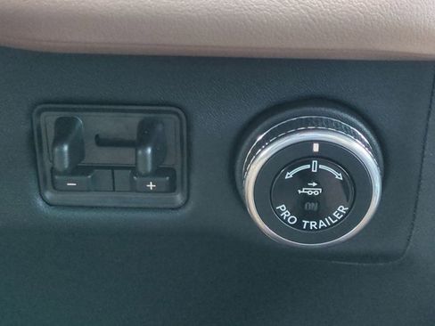 Used 2025 Lincoln Navigator L Black Label image 30