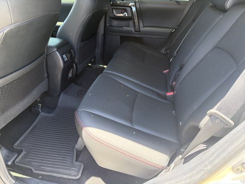 Used 2021 Toyota 4Runner TRD Off-Road Premium w/ Moonroof Package AWD/4WD image 21