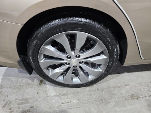 Used 2018 Chevrolet Malibu Premier w/ Premier Sun and Wheel Package image 22