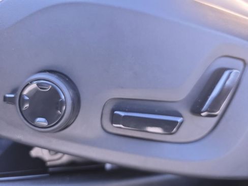 Used 2024 Volvo XC90 T8 Ultimate w/ Protection Package Premier image 33