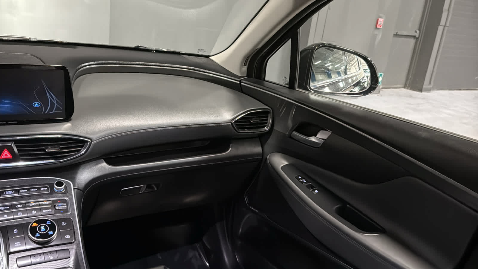 Used 2023 Hyundai Santa Fe SEL w/ Premium Package AWD/4WD image 23