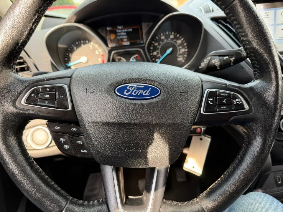 Used 2018 Ford Escape SEL AWD/4WD image 25