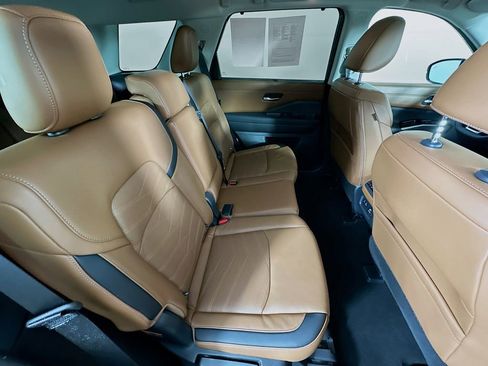 Used 2024 Nissan Pathfinder Platinum w/ Cargo Package image 38