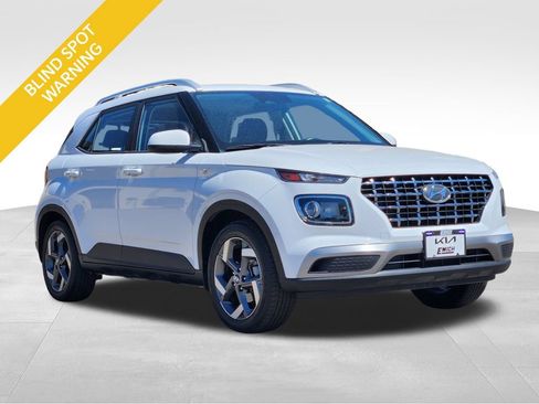 Used 2023 Hyundai Venue SEL w/ Cargo Package FWD image 5