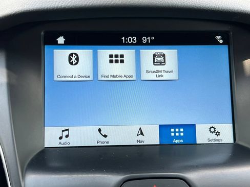 Used 2018 Ford Focus Titanium w/ Titanium Technology Package FWD image 23