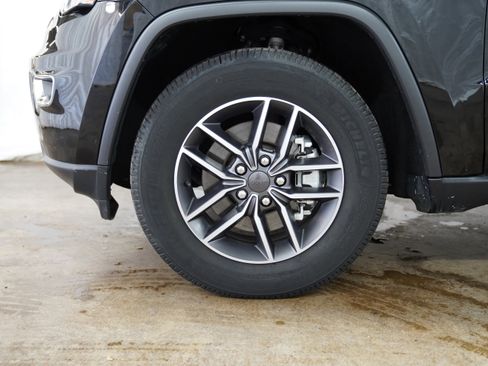 Used 2022 Jeep Grand Cherokee Limited AWD/4WD image 15