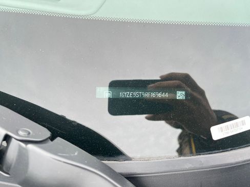 Used 2024 Chevrolet Malibu LT image 29