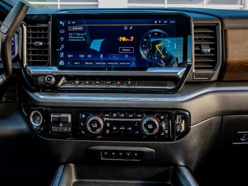 Used 2024 Chevrolet Silverado 3500 High Country w/ Technology Package image 23