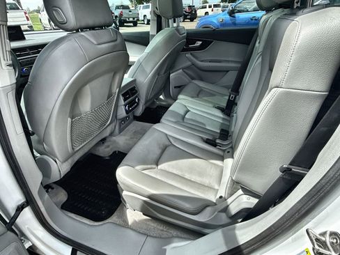 Used 2018 Audi Q7 3.0T Prestige w/ Prestige Package image 12