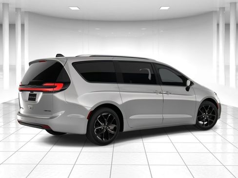 New 2026 Chrysler Pacifica Limited w/ S Appearance Package image 8