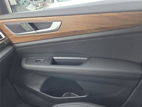 New 2026 Volkswagen Atlas SE image 10