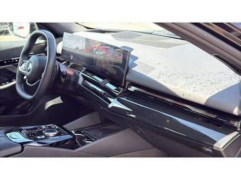Used 2026 BMW 530i RWD image 31
