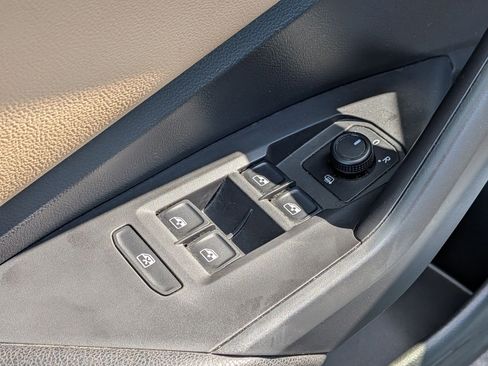 Used 2019 Volkswagen Jetta SE FWD image 14