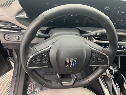 Used 2024 Buick Envista Avenir image 22