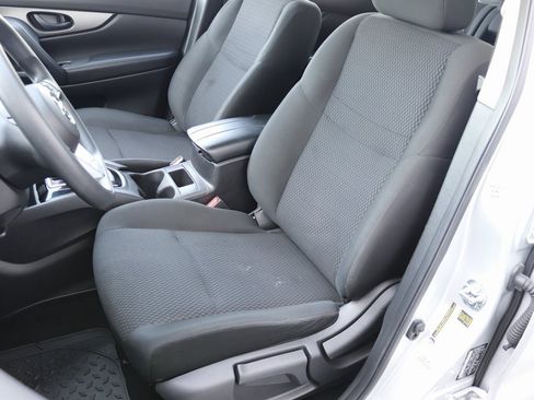 Used 2021 Nissan Rogue Sport S image 19