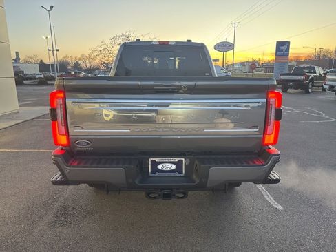 Used 2024 Ford F350 Platinum image 40