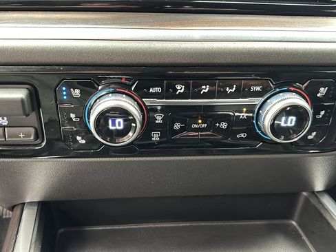 Used 2022 GMC Sierra 1500 SLT w/ SLT Premium Plus Package AWD/4WD image 24