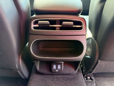 Used 2025 Genesis GV70 2.5T image 40