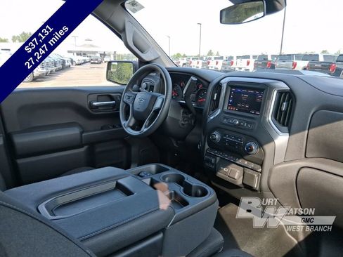 Used 2024 Chevrolet Silverado 1500 Custom Trail Boss w/ LPO, Dark Essentials Package AWD/4WD image 16