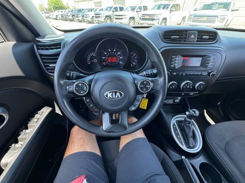 Used 2016 Kia Soul FWD image 29