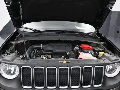 Used 2023 Jeep Renegade Latitude AWD/4WD image 27