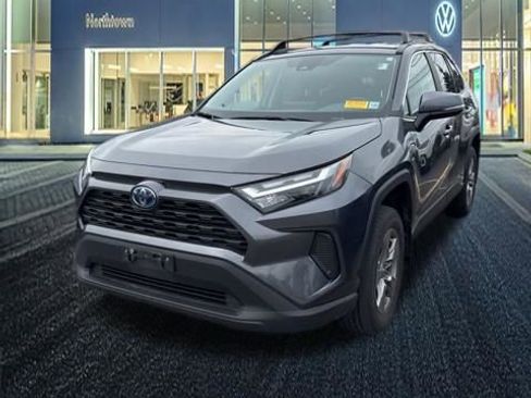 Used 2023 Toyota RAV4 LE AWD/4WD image 2