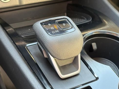 Certified 2022 Nissan Rogue SV w/ SV Premium Package image 24