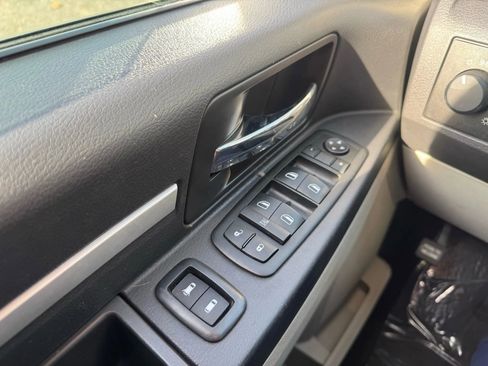 Used 2010 Dodge Grand Caravan SE w/ Climate Group image 29