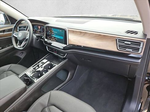 Used 2026 Volkswagen Atlas SE FWD image 24
