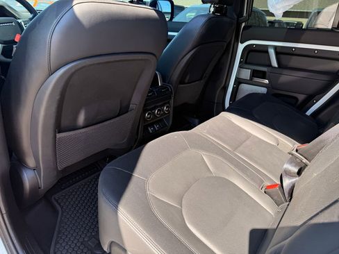 Used 2024 Land Rover Defender 130 X-Dynamic SE image 17