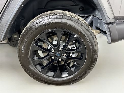 Used 2025 Jeep Wrangler Unlimited Sahara w/ Safety Group image 25