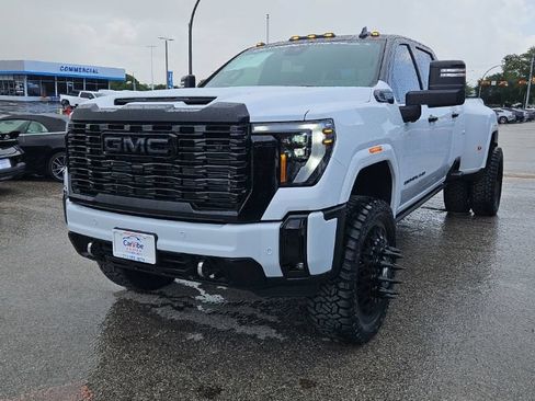 Used 2026 GMC Sierra 3500 Denali Ultimate AWD/4WD image 3