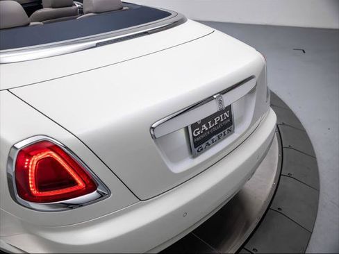 Used 2020 Rolls-Royce Dawn RWD image 43